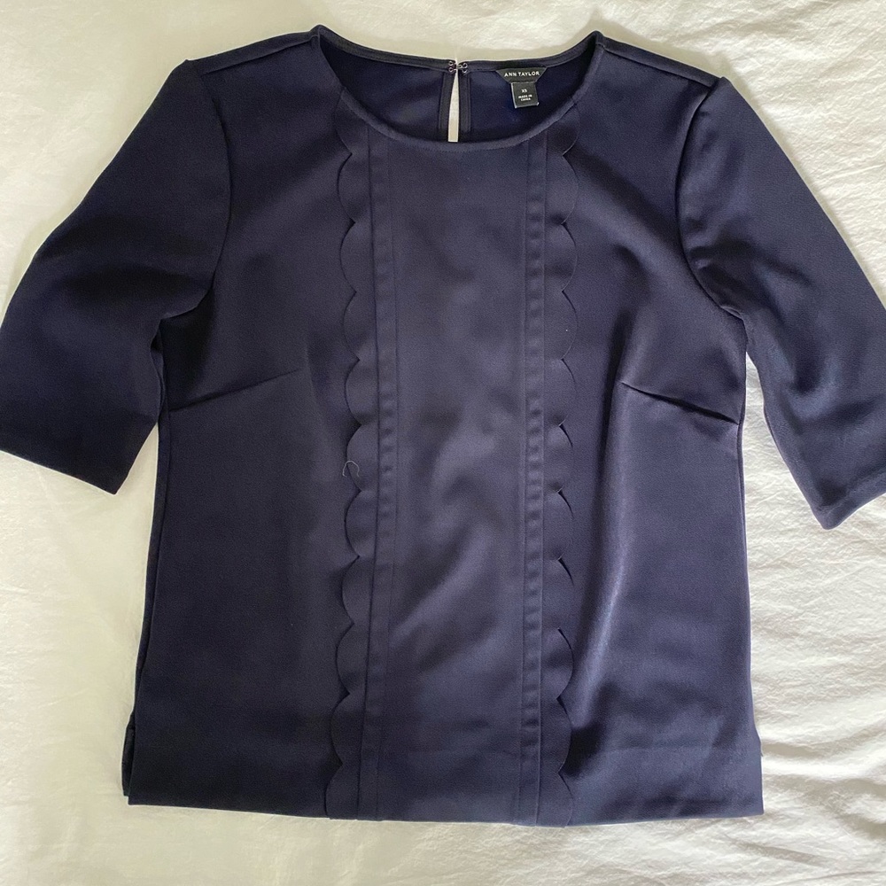 Ann Taylor Navy Blouse sz XS